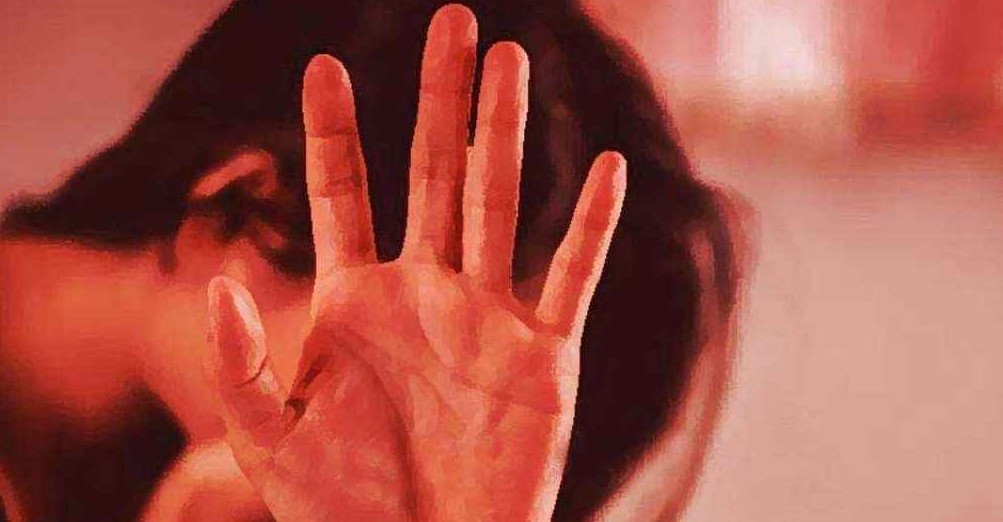 পরশুরামে কন্যাসন্তানকে হত্যার হুমকি দিয়ে প্রবাসীর স্ত্রীকে ধর্ষণ 