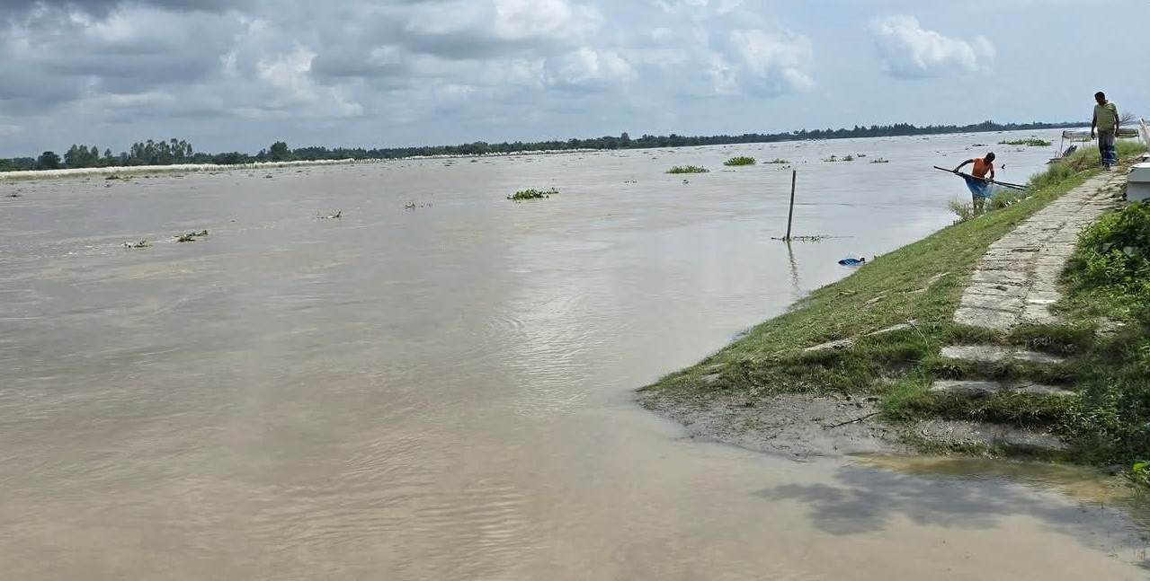 বন্যায় বিপর্যস্ত লালমনিরহাট জনপদ, ভয়ঙ্কর রূপে তিস্তা ও ধরলা
