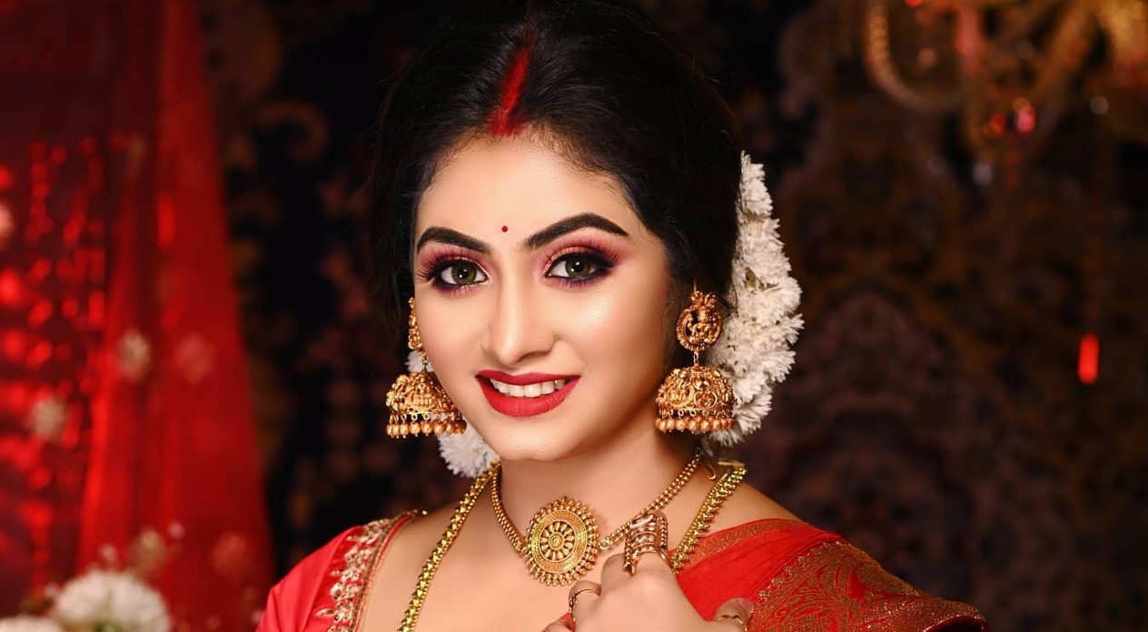 দুর্ঘটনার কবলে অভিনেত্রী তিয়াসা