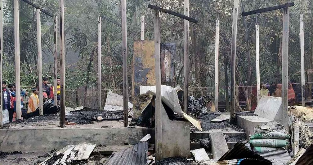 বিএনপি নেতার ঘরে তালা লাগিয়ে অগ্নিসংযোগ, শিশুকন্যার মৃত্যু