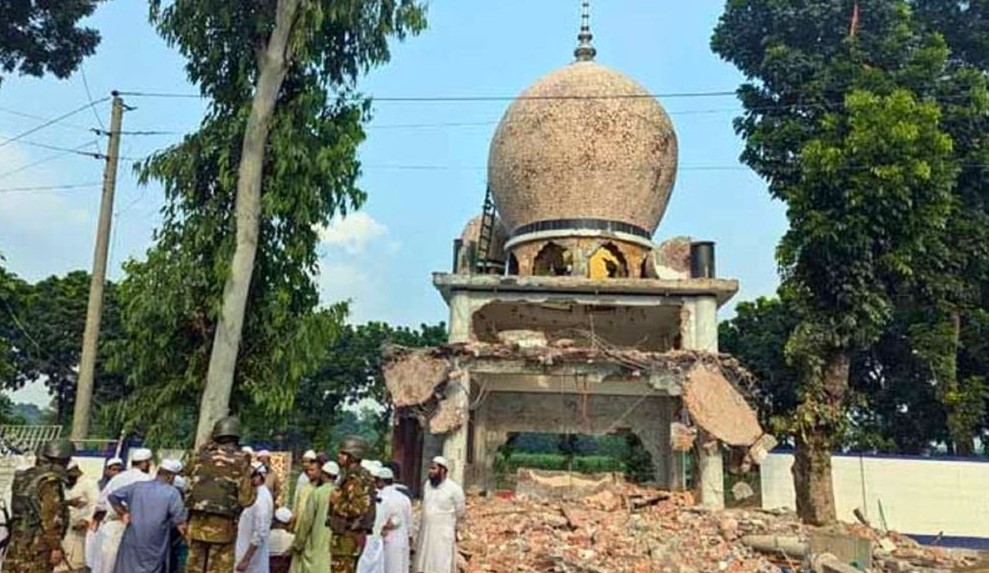 হামলার পর থেকে বন্ধ রয়েছে বেশির ভাগ দরগাহ-মাজার