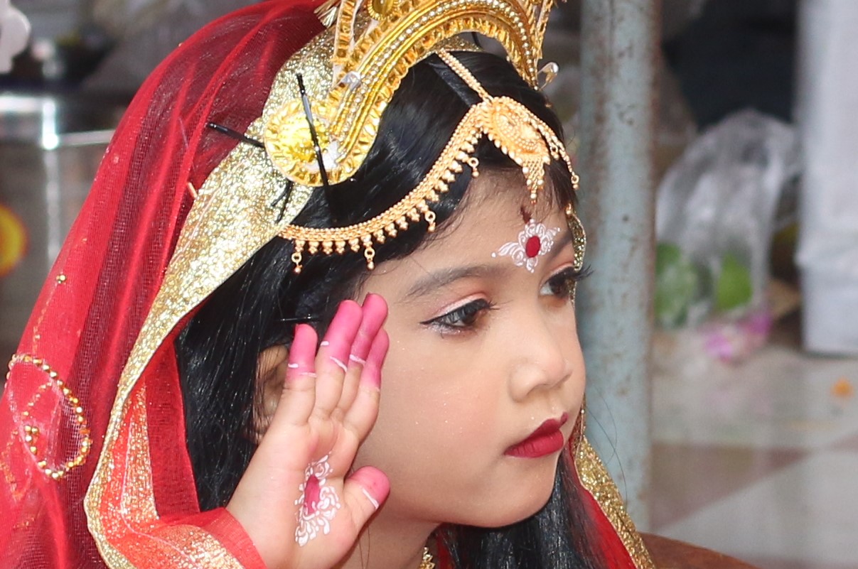 ফুলবাড়ীতে ধর্মীয় আবহে কুমারী পূজা অনুষ্ঠিত