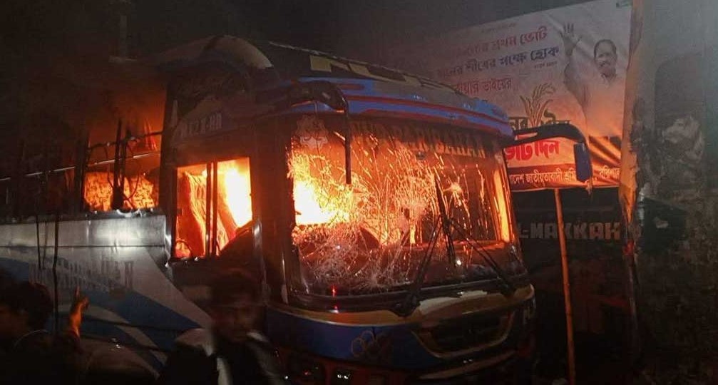 বরিশালে টার্মিনালে ‘শতাধিক’ বাস ভাঙচুর