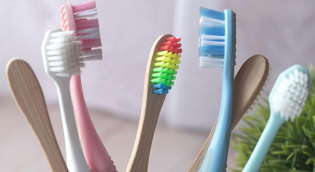 টুথব্রাশ ১ কোটি জীবাণুর আখড়া, প্রতিকার কী