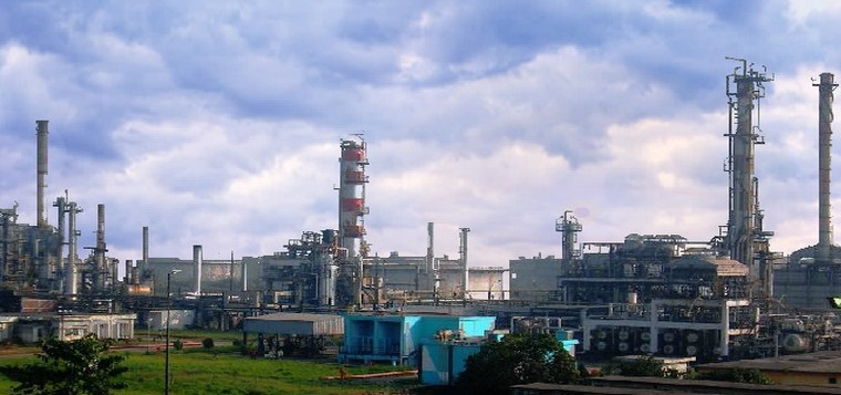 ঝুঁকি এড়াতে ৪ দেশের তেলে ঝুঁকছে ইস্টার্ন রিফাইনারি