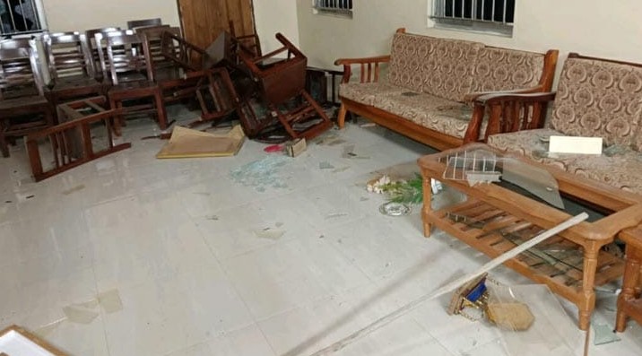 সাবেক রাষ্ট্রপতি আবদুল হামিদের বাড়িতে হামলা ও ভাঙচুর