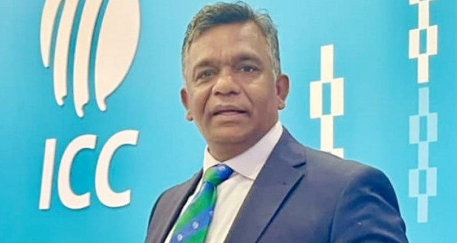 দেশ ছাড়লেন আমিনুল ইসলাম বুলবুল