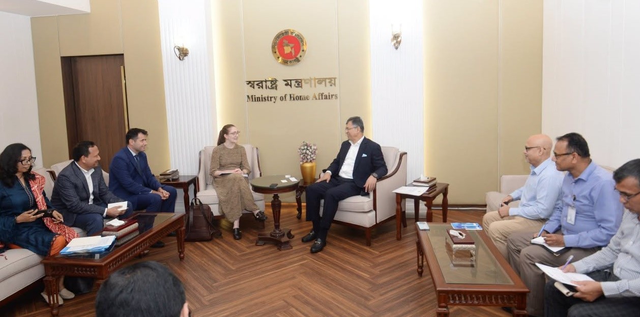 স্বরাষ্ট্রমন্ত্রীর সঙ্গে ব্রিটিশ হাইকমিশনের প্রতিনিধিদলের সাক্ষাৎ