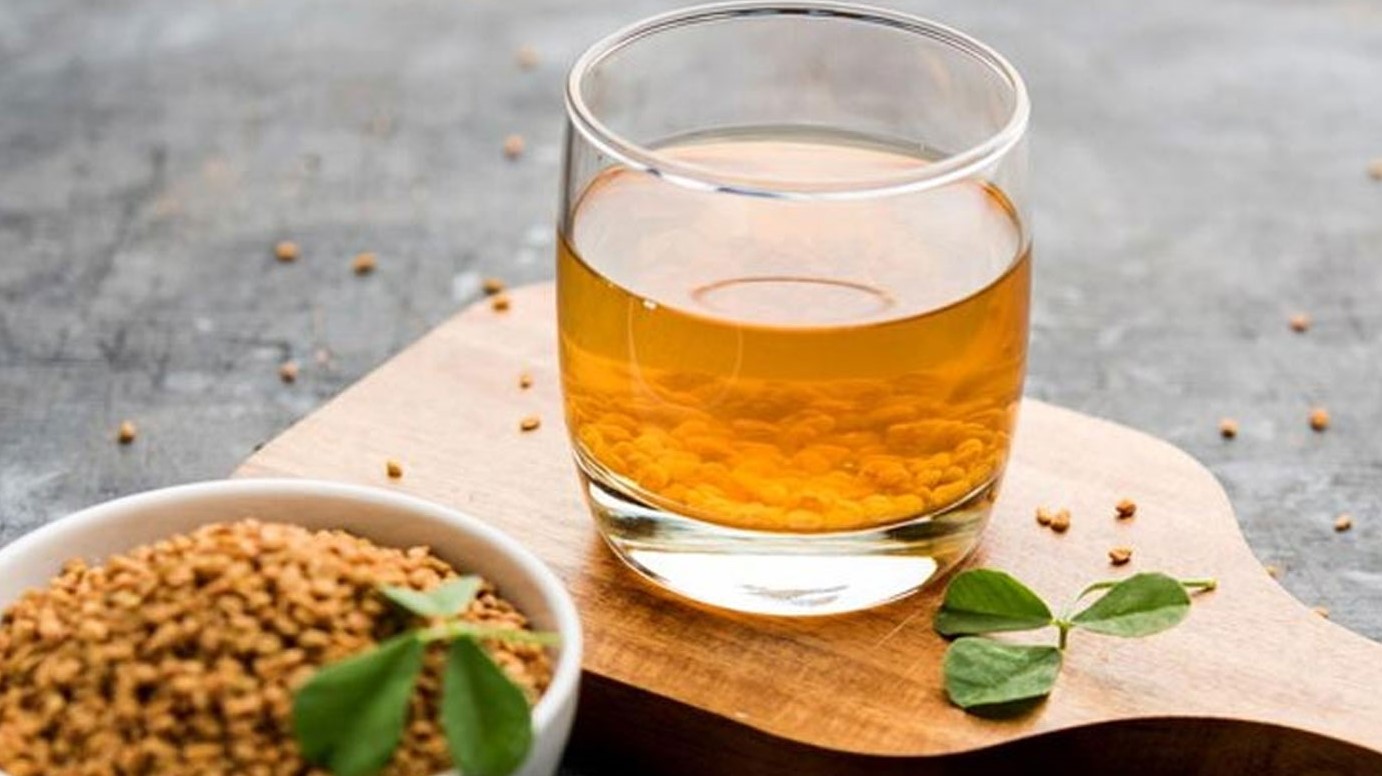 খালি পেটে মেথি ভেজানো পানি খেলে কী হয়?