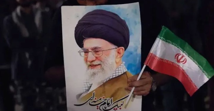 ইরানের সর্বোচ্চ ধর্মীয় নেতা খামেনি নিহত