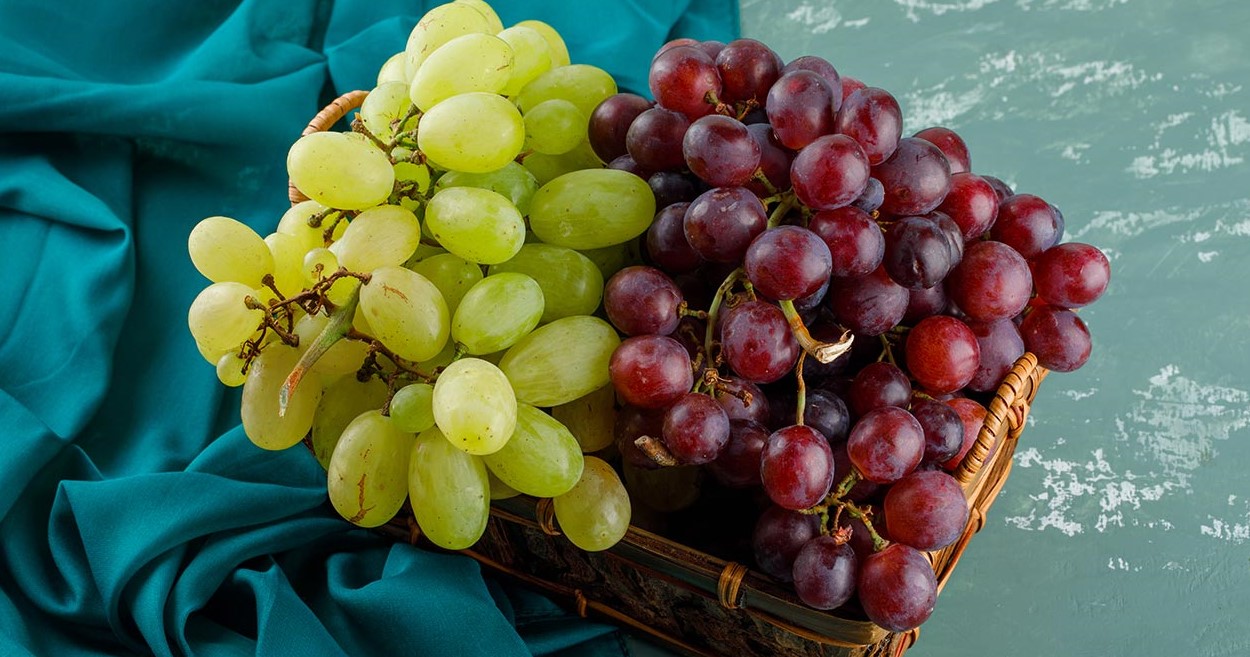 শীতে আঙুর খাবেন যে কারণে