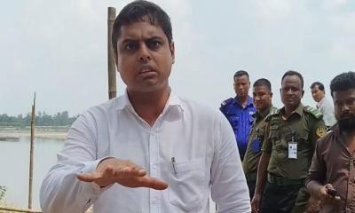 পঞ্চগড়ে সাংবাদিকদের ‘সন্ত্রাসী’ বললেন ম্যাজিস্ট্রেট