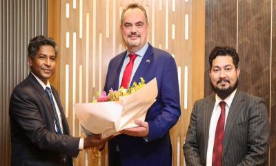 ঢাকায় এসেছেন নতুন মার্কিন রাষ্ট্রদূত