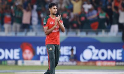 যে কারণে কেন্দ্রীয় চুক্তির ‘এ’ ক্যাটাগরিতে নেই মুস্তাফিজ