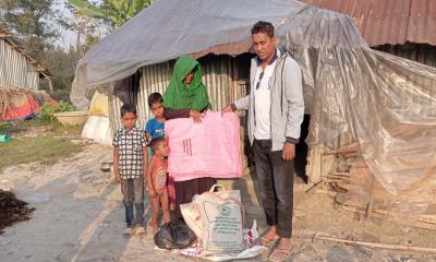 সুবর্ণচরের সেই বিধবা আয়েশার পাশে ইউএনও