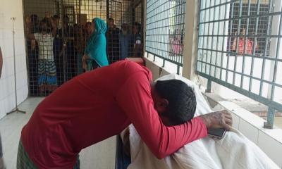 দামুড়হুদায় কৃষককে কুপিয়ে হত্যা, তিনজনের অবস্থা আশঙ্কাজনক