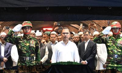 জমির উদ্দিন সরকারকে শেষবারের মতো শ্রদ্ধা জানালেন প্রধানমন্ত্রী