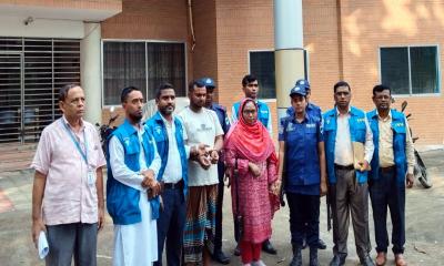 বেনাপোল কাস্টমস কর্মকর্তা শামীমাসহ গ্রেপ্তার ২