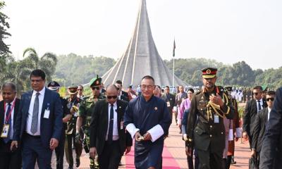জাতীয় স্মৃতিসৌধে শ্রদ্ধা নিবেদন করলেন ভুটানের প্রধানমন্ত্রী